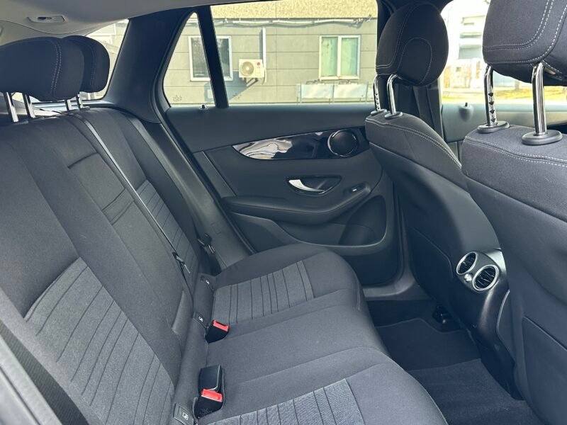 2022*MERCEDES-BENZ*GLC 300de*4Matic*143kW*Plug-in-Hybrid*9G-TRONIC*360°*EPS*ABS