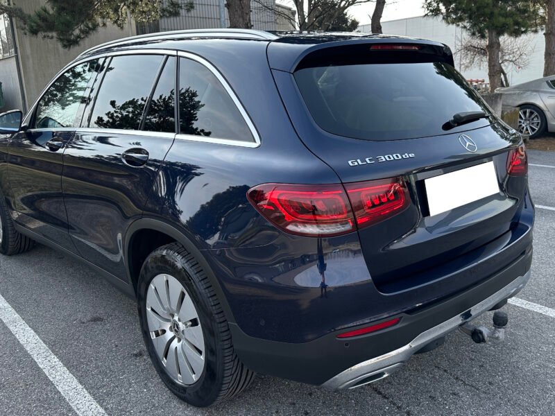 2022*MERCEDES-BENZ*GLC 300de*4Matic*143kW*Plug-in-Hybrid*9G-TRONIC*360°*EPS*ABS