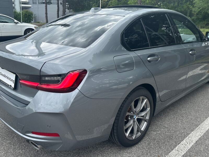 2022*BMW 320d*Sport-Getriebe*BMW Live Cockpit*Panoramadach*Ambientes Licht*Facelift
